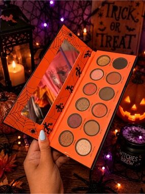 Orange Halloween Eyeshadow Palette - Shimmer & Matte Shades